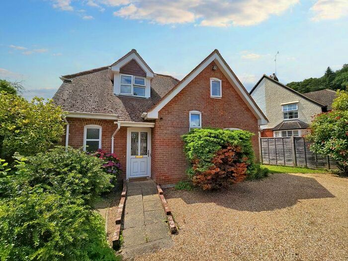 3 Bedroom Chalet To Rent In Lion Lane, Haslemere, GU27