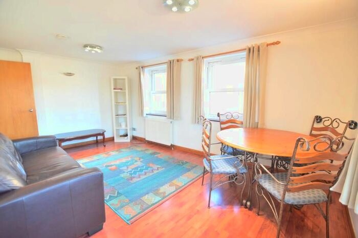 2 Bedroom Flat To Rent In Blackstock Road, London, N4