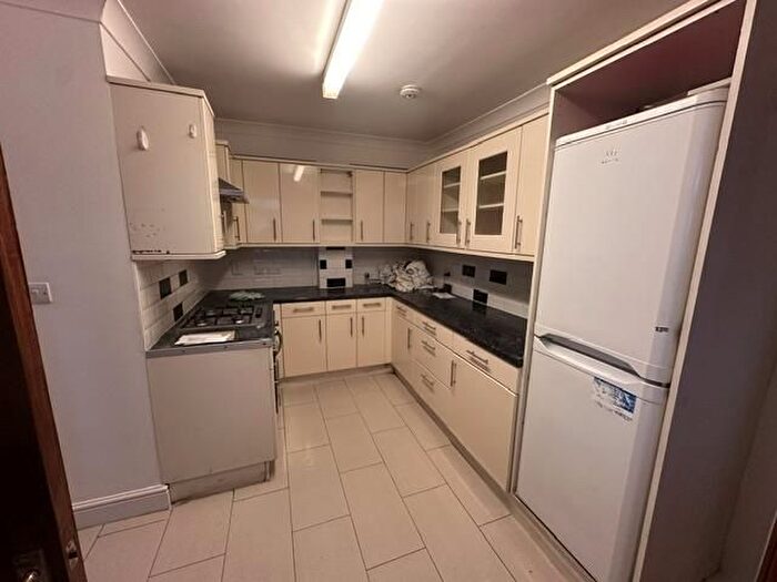 3 Bedroom Flat To Rent In London Road, Thornthon Heath, Croydon, CR7