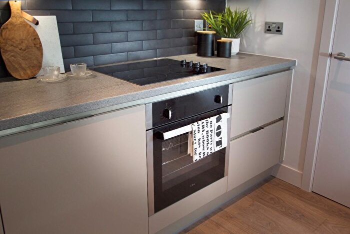 2 Bedroom Apartment To Rent In Murray Street, Manchester, Greater Manchester, M4