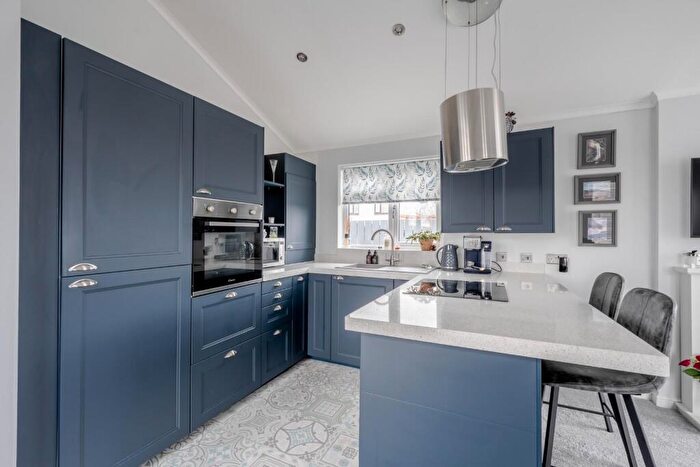 2 Bedroom Park Home For Sale In Ryther Road, Ulleskelf, Tadcaster, LS24