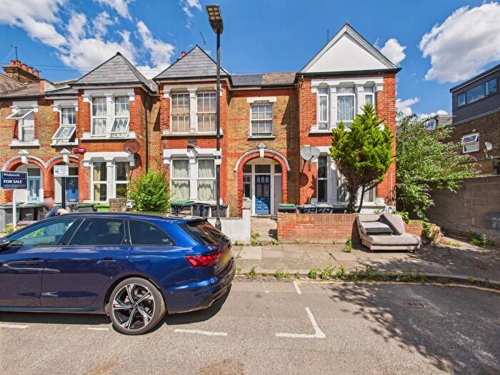 2 Bedroom Flat For Sale In Southey Road, Tottenham, London, N15