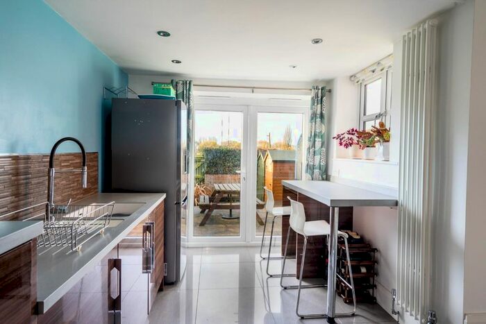 3 Bedroom Terraced House For Sale In Westminster Road, York, YO30