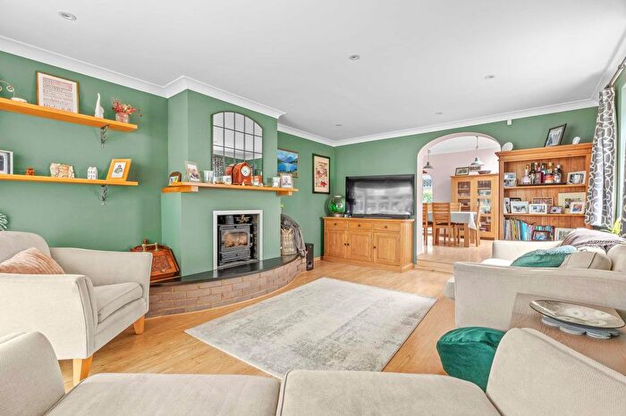 4 Bedroom Detached House For Sale In Warrendene Road, Hughenden Valley, HP14