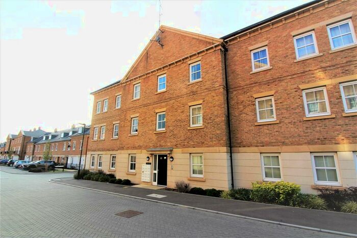 2 Bedroom Apartment To Rent In Rainbow Road, Slade Green, DA8