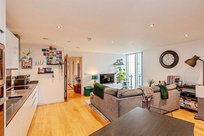2 Bedroom Flat For Sale In Lewins Mead, Bristol, BS1