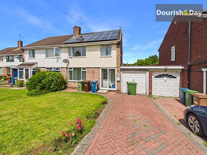 3 Bedroom Semi-Detached House For Sale In Churchfield Close, Stafford, ST17