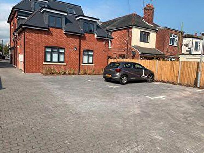 2 Bedroom Flat To Rent In Alexander Court, Christchurch Road, BH7