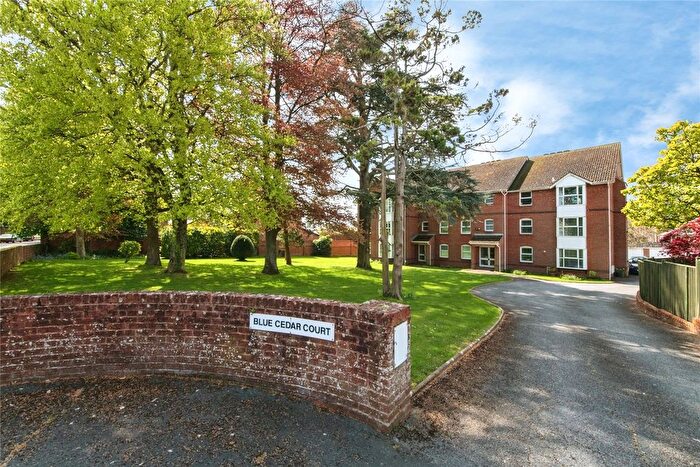 2 Bedroom Flat For Sale In Cyprus Road, Exmouth, Devon, EX8