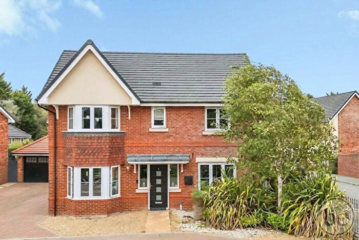 4 Bedroom Detached House For Sale In Red Kite Close, Calcot, RG31