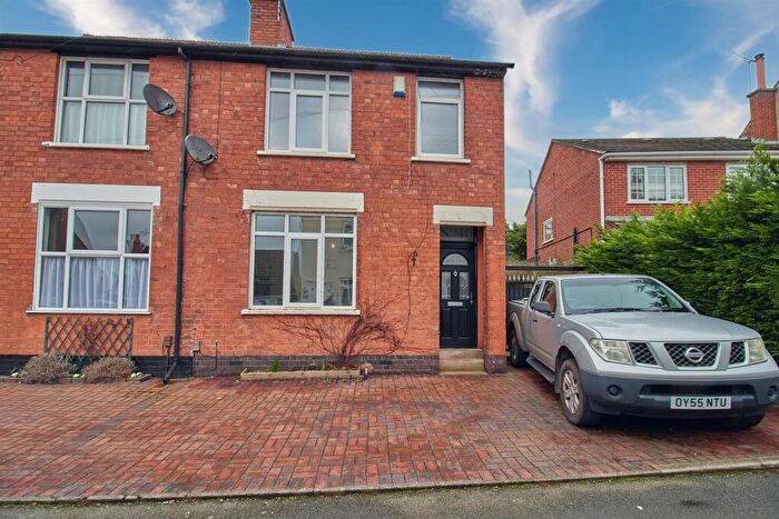 3 Bedroom Semi-Detached House For Sale In Gopsall Road, Hinckley, LE10