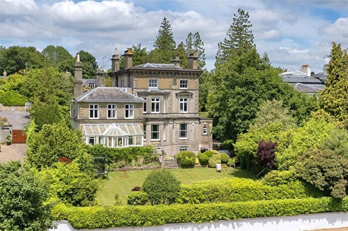 2 Bedroom Flat For Sale In Nevill Park, Tunbridge Wells, Kent, TN4