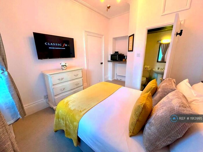 Studio To Rent In Hotel Studio-Rooms, Brighton, BN2