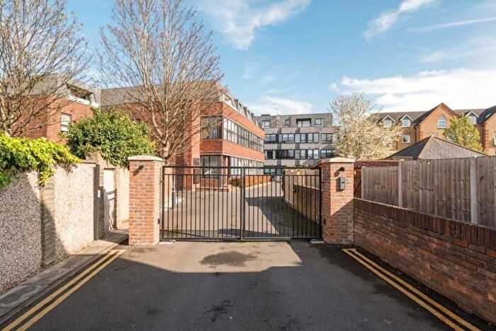 2 Bedroom Flat For Sale In Elmcroft Road, Orpington, BR6