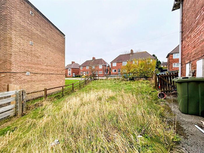 2 Bedroom Semi-Detached House For Sale In Racecourse Mount, Chesterfield, S41