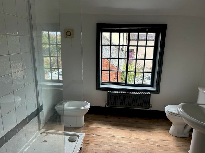 2 Bedroom Cottage To Rent In Chantry Walk, Tuxford, Newark, NG22