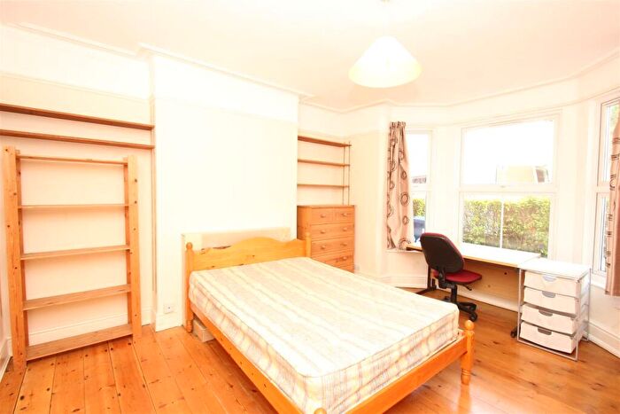 5 Bedroom House To Rent In Southfield RoadCowleyOxford, OX4