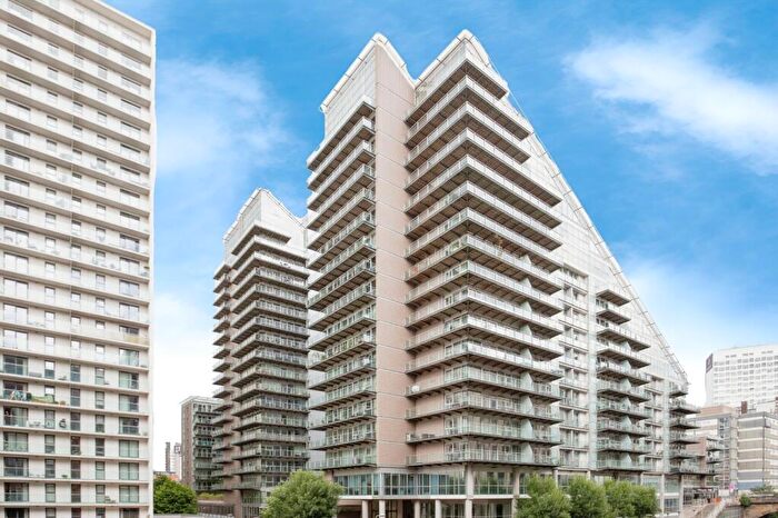 2 Bedroom Apartment For Sale In Clowes Street, Salford, M3