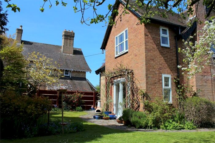 3 Bedroom Detached House To Rent In Ashbury Cottage, South Road, Taunton, TA1