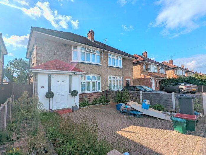 3 Bedroom Semi-Detached House To Rent In West Road, Bedfont, Feltham, TW14