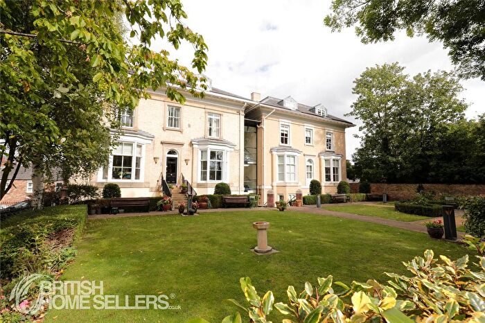 2 Bedroom Flat For Sale In Mill Mount, York, North Yorkshire, YO24