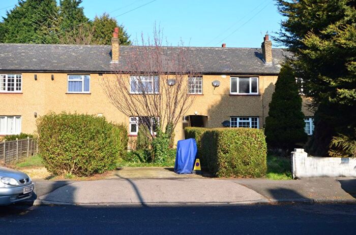 2 Bedroom Maisonette For Sale In Liberty Avenue, Colliers Wood, London, SW19