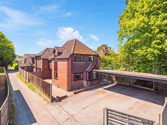 5 Bedroom Property For Sale In Weyhill Road, Andover, SP10