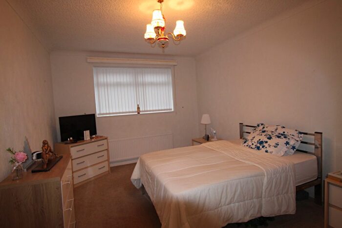 2 Bedroom Detached Bungalow To Rent In Bury Road, Bamford, Rochdale, OL11