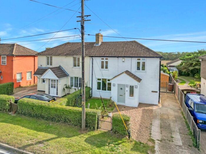 3 Bedroom Semi-Detached House For Sale In St. Marys Cottages, Rochester, Kent, ME3