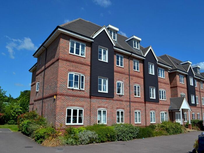 2 Bedroom Flat To Rent In Cadwell Lane, Hitchin, SG4