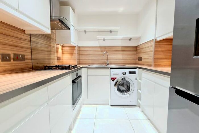2 Bedroom Flat To Rent In Manor Gardens, London, N7