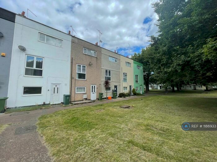 4 Bedroom Terraced House To Rent In Pomfret Mead, Basildon, SS14