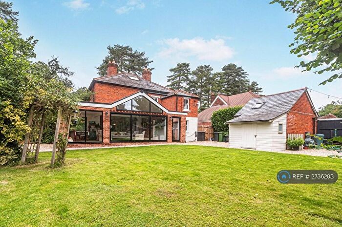 5 Bedroom Detached House To Rent In Andover Road, Newbury, RG14