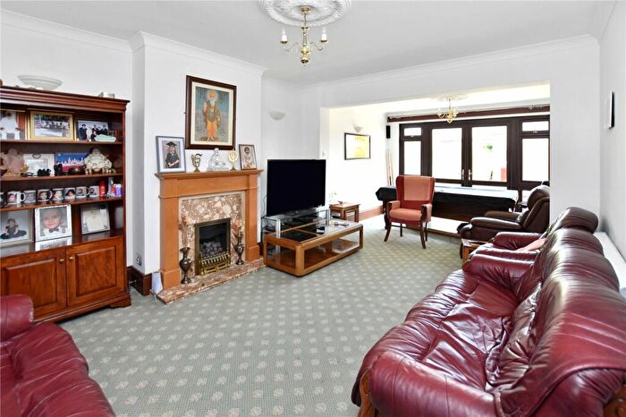 5 Bedroom Semi-Detached House For Sale In Brampton Road, Bexleyheath, DA7