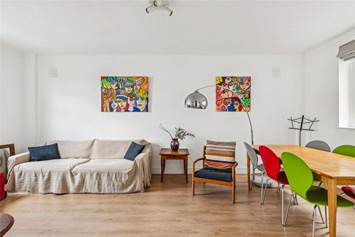 1 Bedroom Flat To Rent In Kensington Park Gardens, London, W11