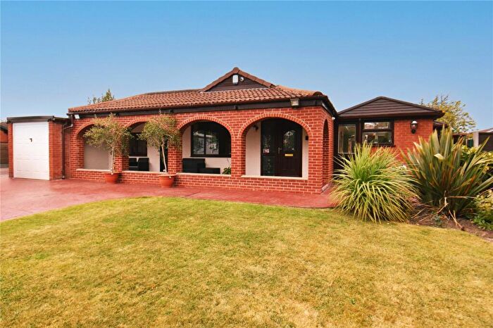 3 Bedroom Bungalow For Sale In Sandbrook Way, Denton, Tameside, M34