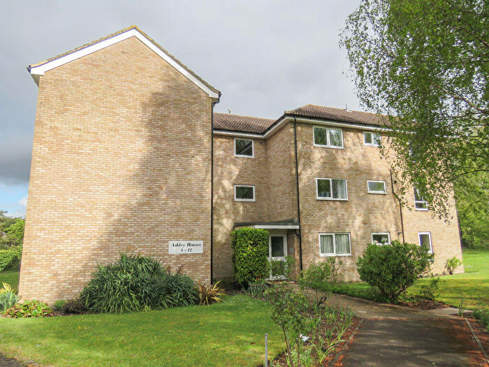 1 Bedroom Flat To Rent In Rushburn, Wooburn Green, HP10