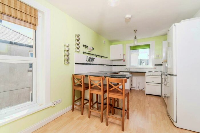 1 Bedroom Flat To Rent In Grenville Road, St Judes, Plymouth, PL4