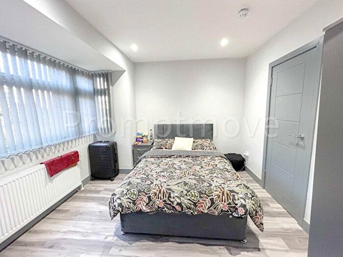 Studio To Rent In Eaton Green Road Luton, LU2