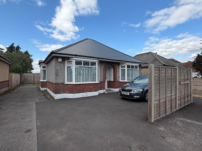 3 Bedroom Detached Bungalow To Rent In Ringwood Road, Poole, BH12