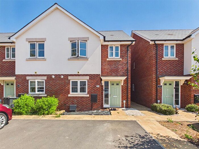 3 Bedroom End Terrace House For Sale In Dreadnaught Drive, Gloucester, Gloucestershire, GL1
