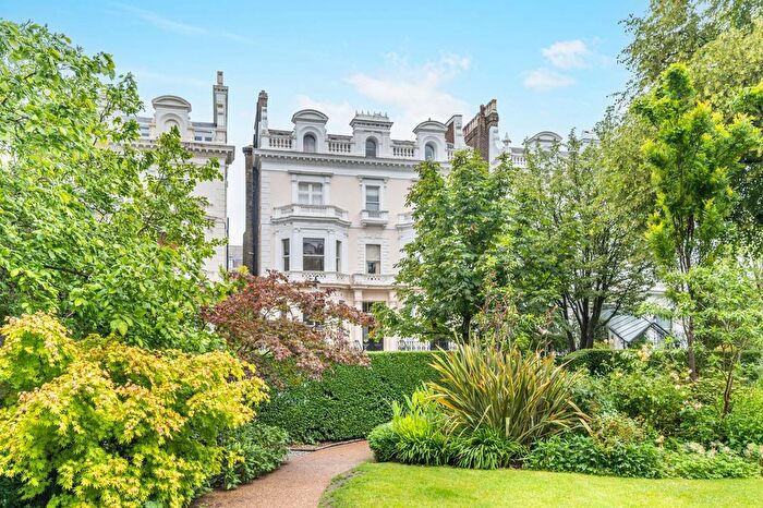 Studio For Sale In Pembridge Square, Notting Hill, London, W2