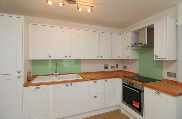 2 Bedroom Flat To Rent In Lichfield Grove, Finchley, London, N3
