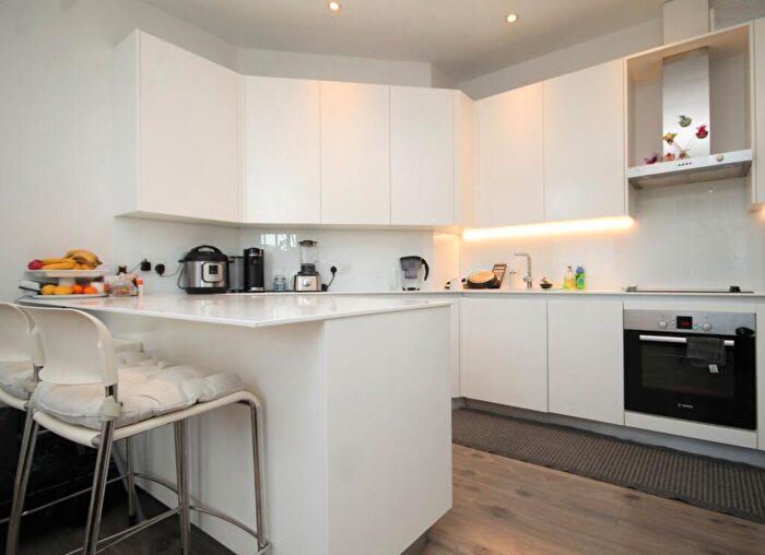 1 Bedroom Flat To Rent In Rundell Crescent, Hendon Central, NW4