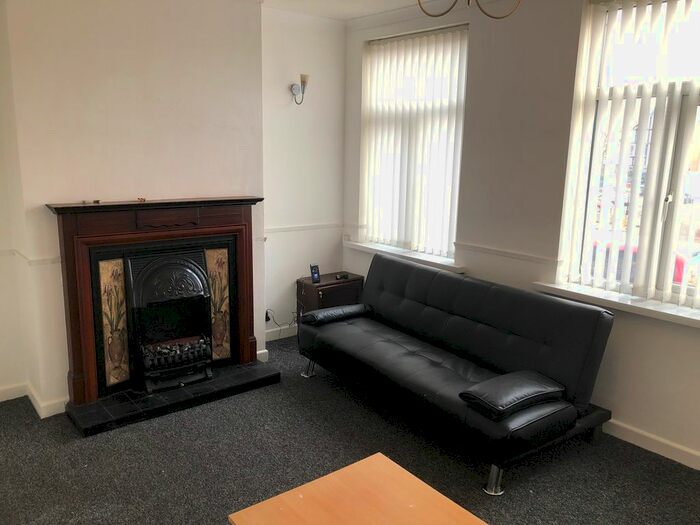 4 Bedroom Flat To Rent In Coventry Road, Birmingham B26