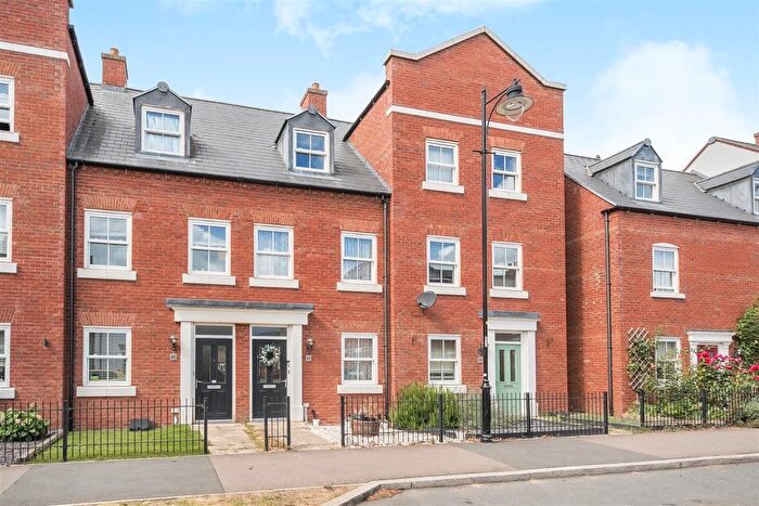 3 Bedroom Town House For Sale In Anglia Way, Great Denham, MK40