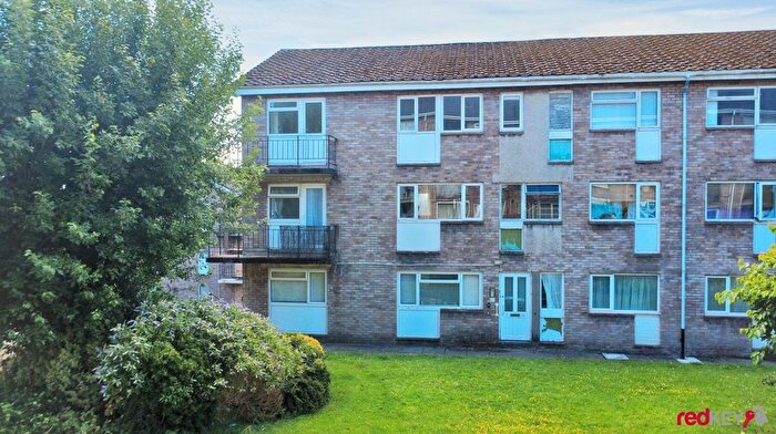 2 Bedroom Flat To Rent In Quarry Crescent, Fairwater, Cardiff, CF5