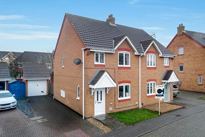 3 Bedroom Semi-Detached House For Sale In St. Bartholomews, Monkston, Milton Keynes, MK10