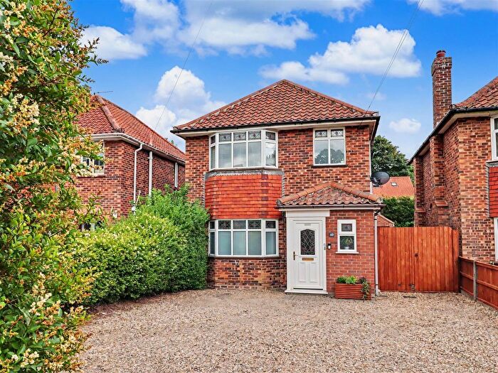 3 Bedroom Detached House For Sale In North Walsham Road, Norwich, NR6