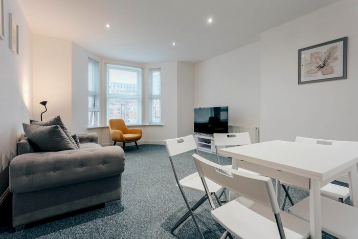 2 Bedroom Flat To Rent In Lansdowne Road, Bournemouth, BH1